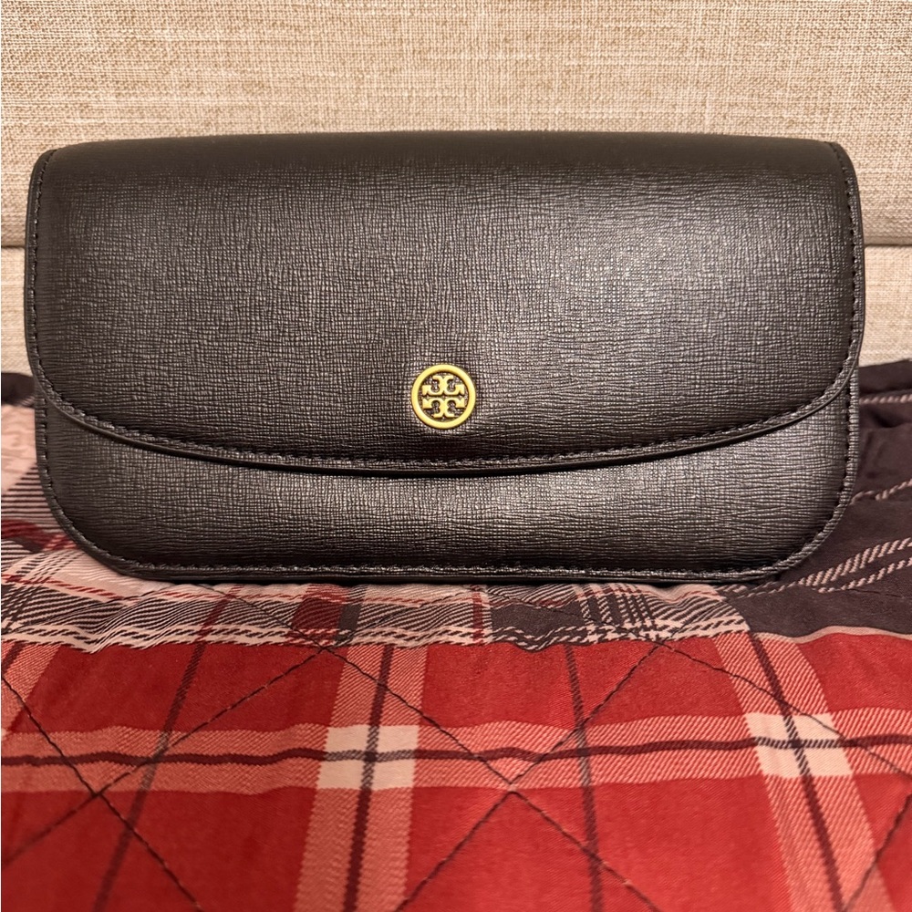Women's Black Robinson Saffiano Chain Wallet/Clutch